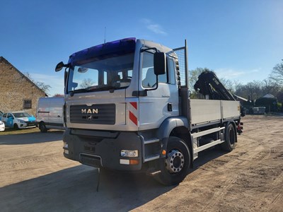 Los 12 - LKW mit Heckladekran