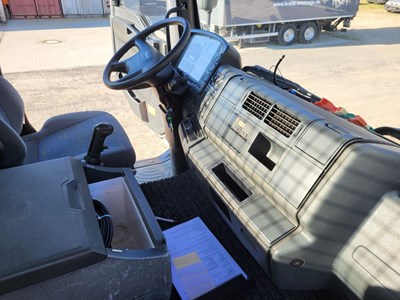 Los 12 - LKW mit Heckladekran