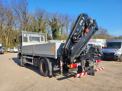 Los 12 - LKW mit Heckladekran