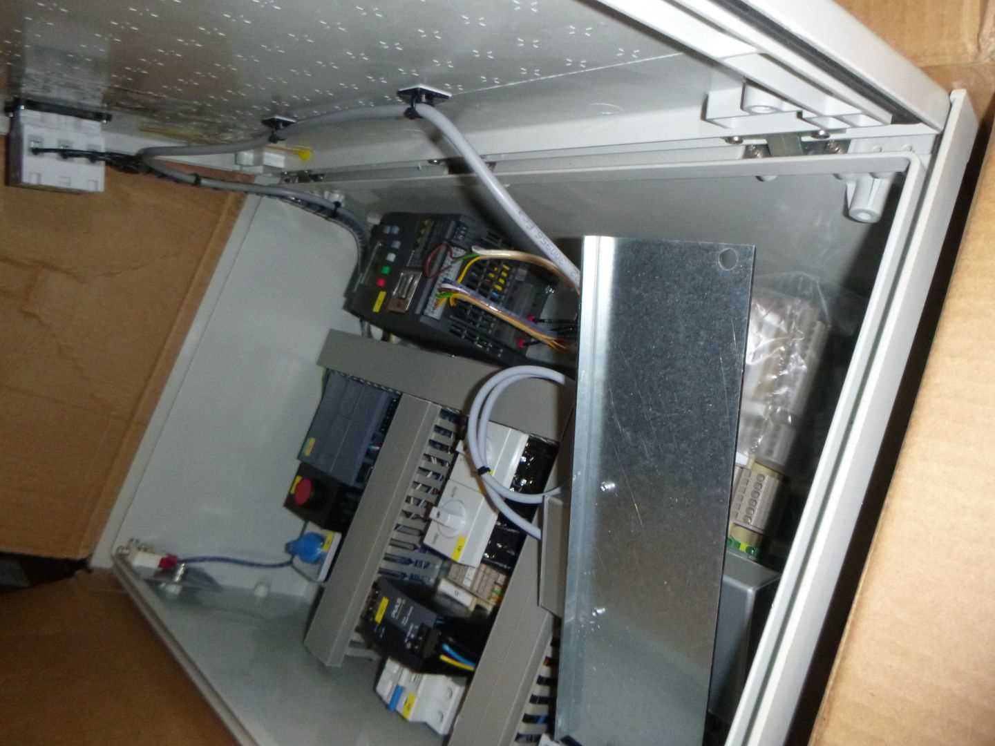 Los 20 - Schaltschrank incl. Steuereinheit; Masterunit