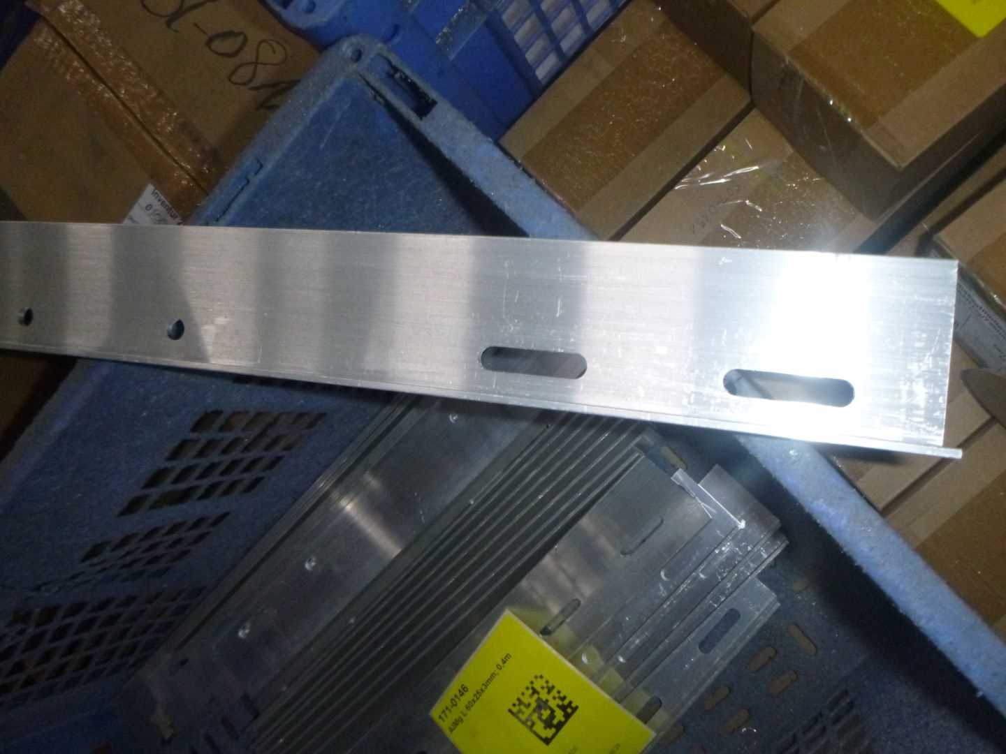Los 71 - AlMg L 60x25x3mm; 0,4m