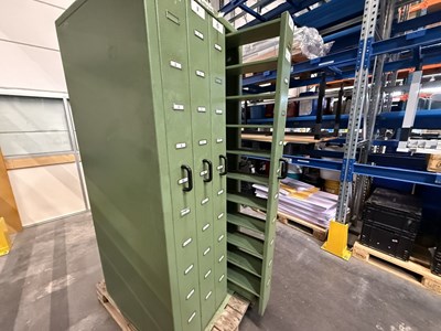 Los 7003 - Vertikalauszugsschrank