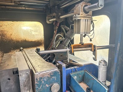 Los 84 - Vollautomatische HotBox-Kernschießmaschine