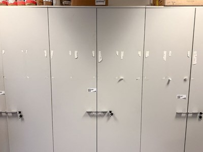 Los 300 - Büroschrank, ohne Inhalt